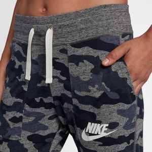 Nike Camo Capris Joggers